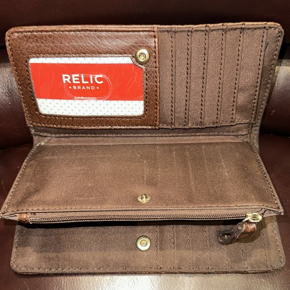 Relic Butterfly Wallet - Picture 13 of 16